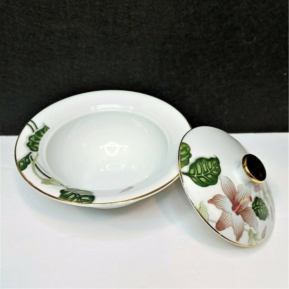 Yamaka (Newcrest) Hibiscus 6½" Covered Sugar Bowl Occupied Japan Gold Trim - Picture 2 of 5